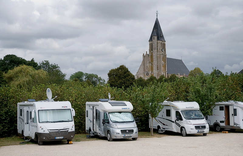 Bretagne 09-2012 D35_0339 als Smart-Objekt-1 Kopie.jpg - Der nächste Ort auf dem Weg in die Bretage war Brezolles. Hier haben wir in Stadtnähe auf einem kostenlosen Stellplatz gestanden